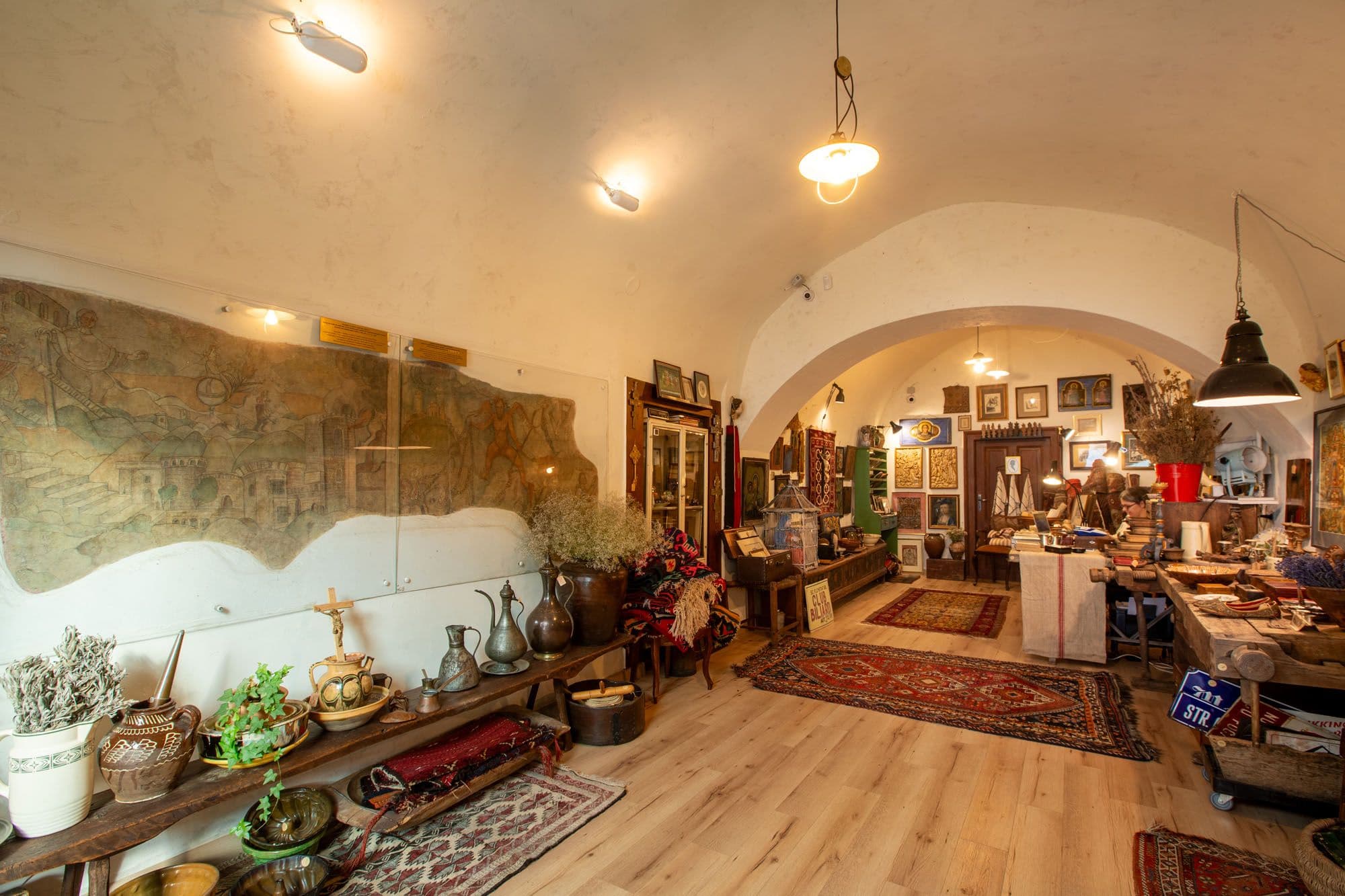 Frescă magazin Zestrea///Artă veche și podoabe logo