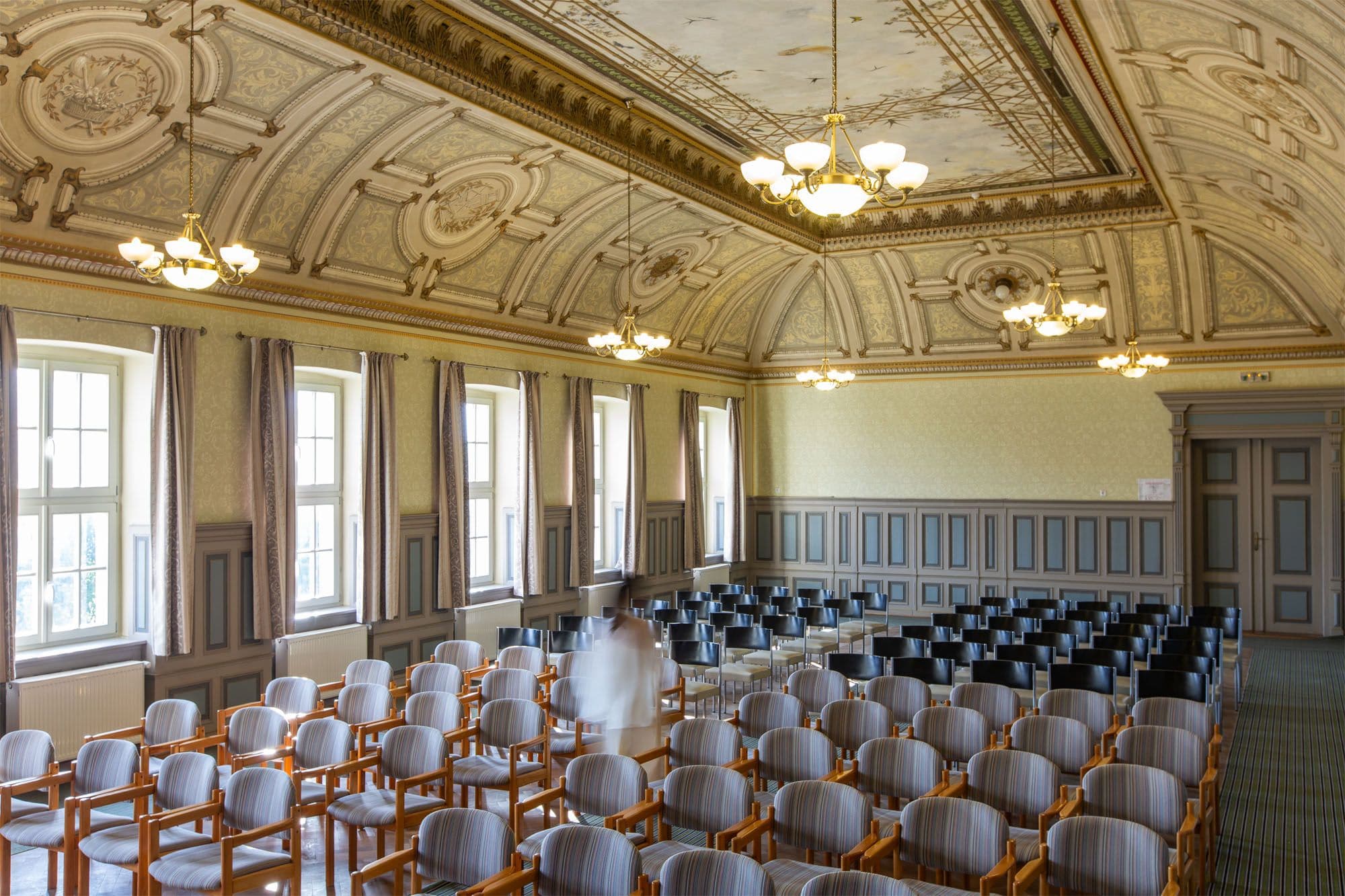 Sala Festivă///Fostul Institut Franciscan cover image