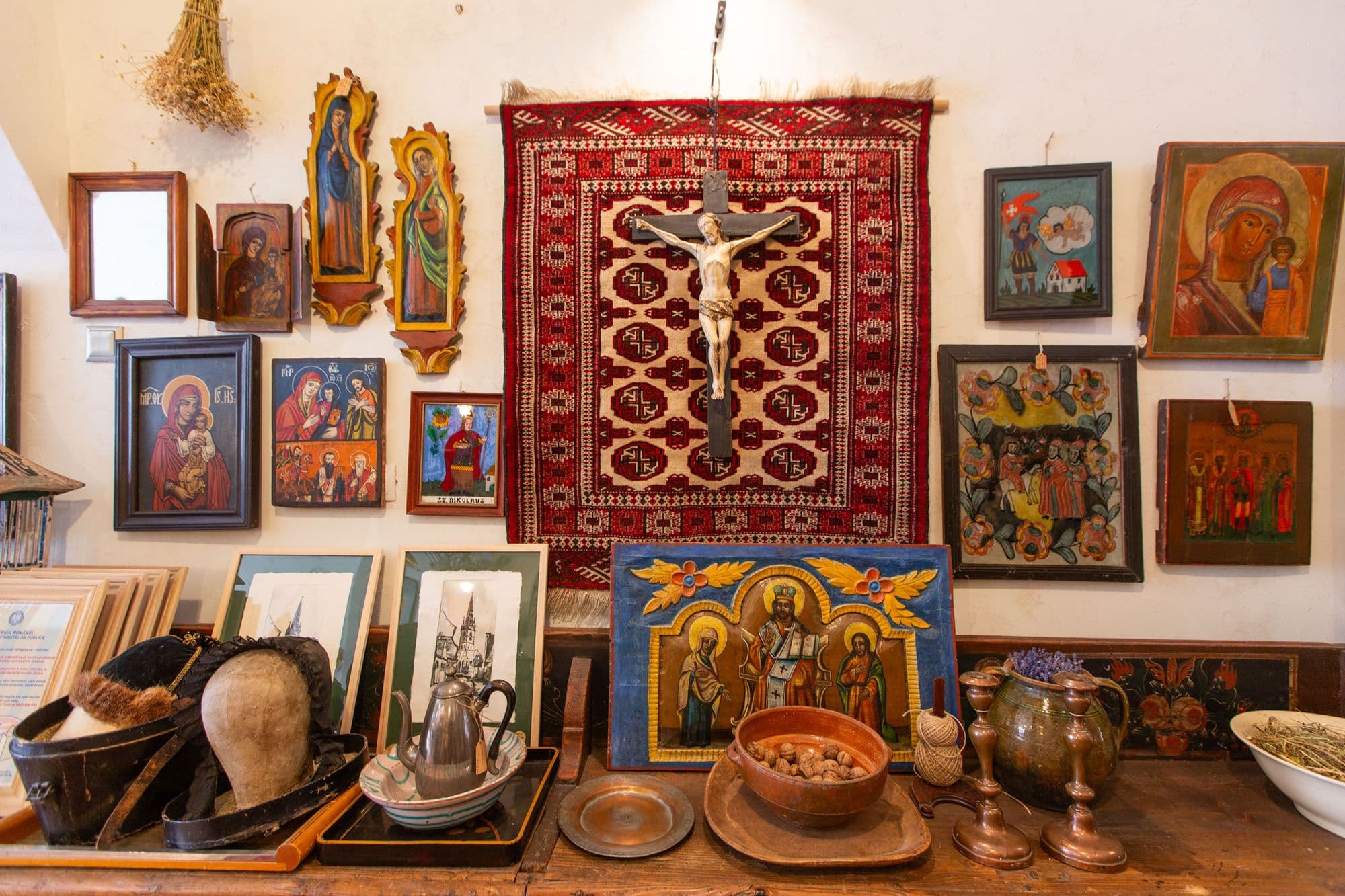 Frescă magazin Zestrea///Artă veche și podoabe logo