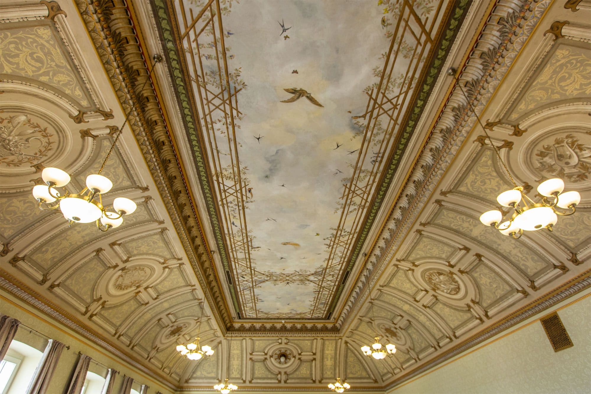 Sala Festivă///Fostul Institut Franciscan logo