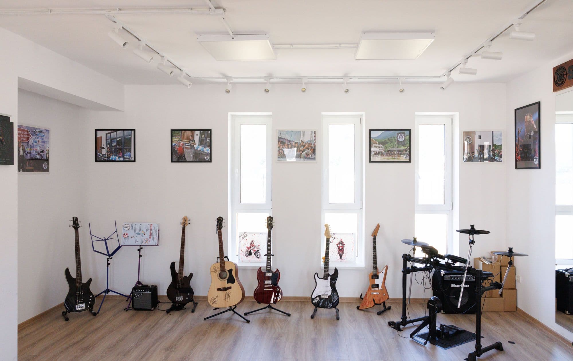 Centrul Cultural///Bikers for Humanity cover image